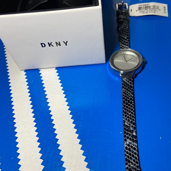 DKNY Astoria animal print leather watch BNWT